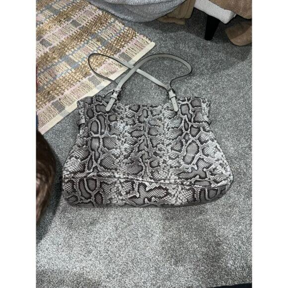 Michael Kors Lenox Embossed Leather Large Tote Grey Python - NEW - Picture 4 of 5